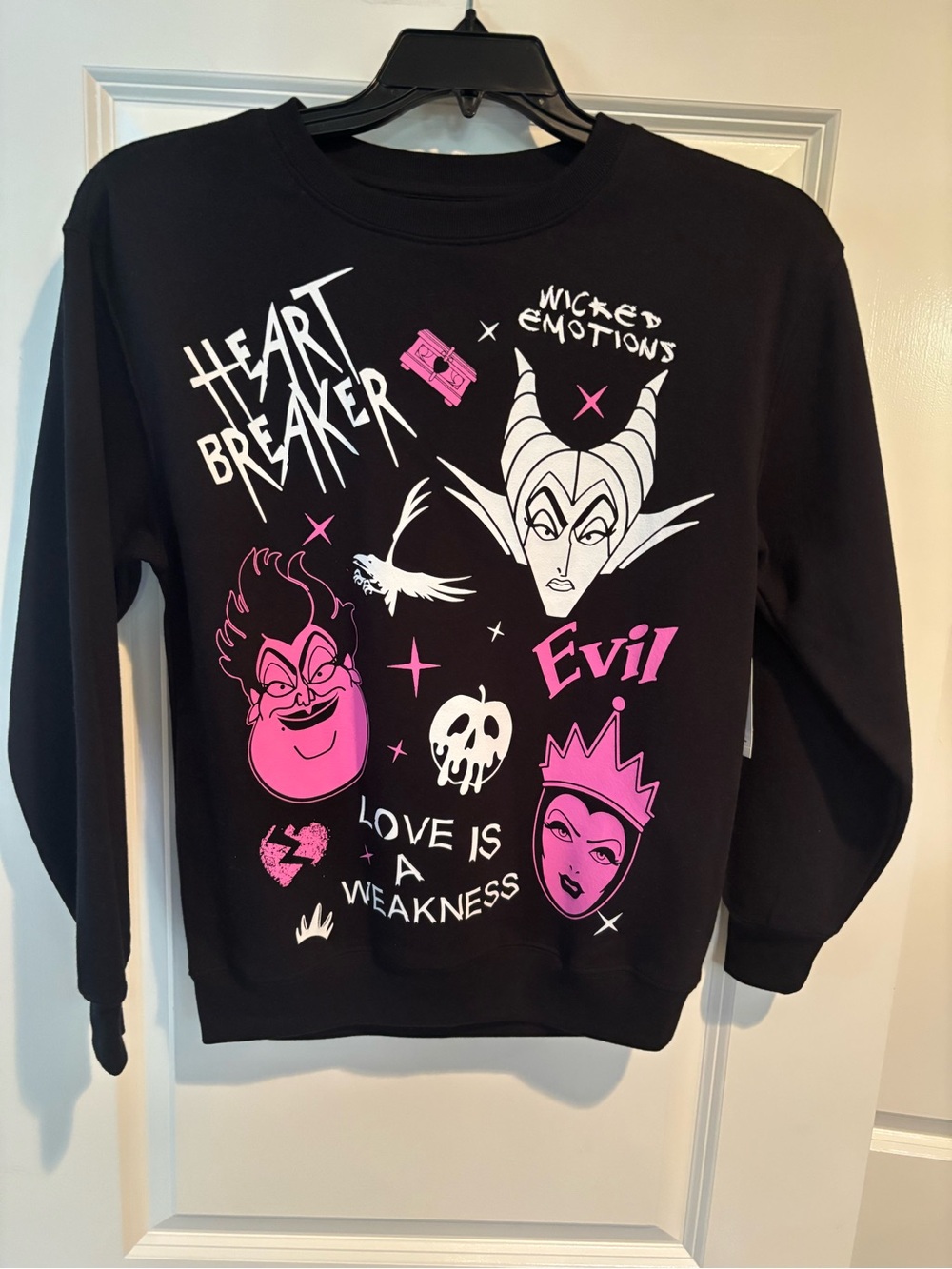 Disney Villains Women’s XS Sweatshirt Maleficent Ursula Evil Queen NWT